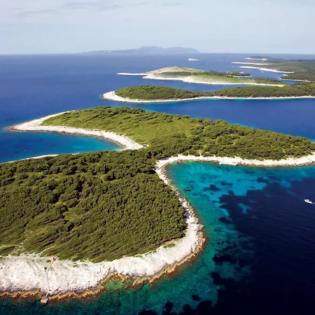 Отель Sirena Hvar Хвар