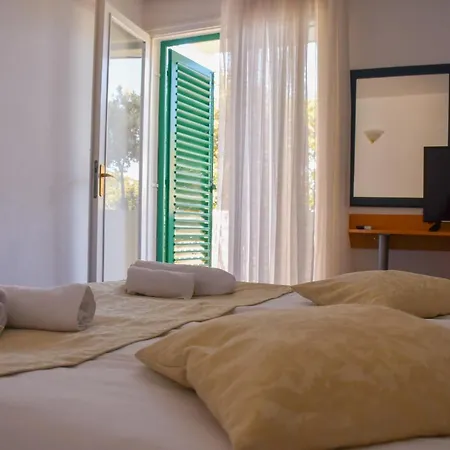 Sirena Hvar - New In 2026 חוואר