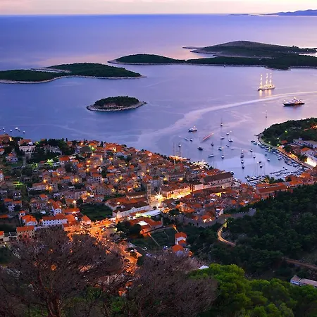 Готель Sirena Hvar - New In 2026