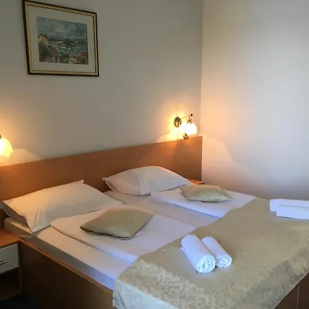 Sirena Hvar 3*