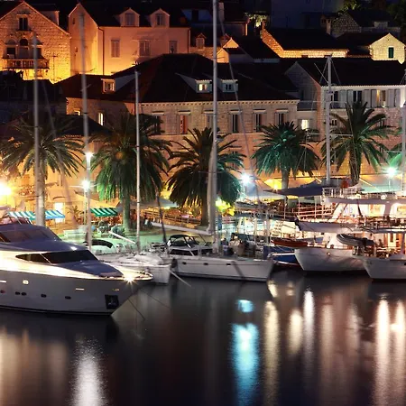 Hotel Sirena Hvar 3*